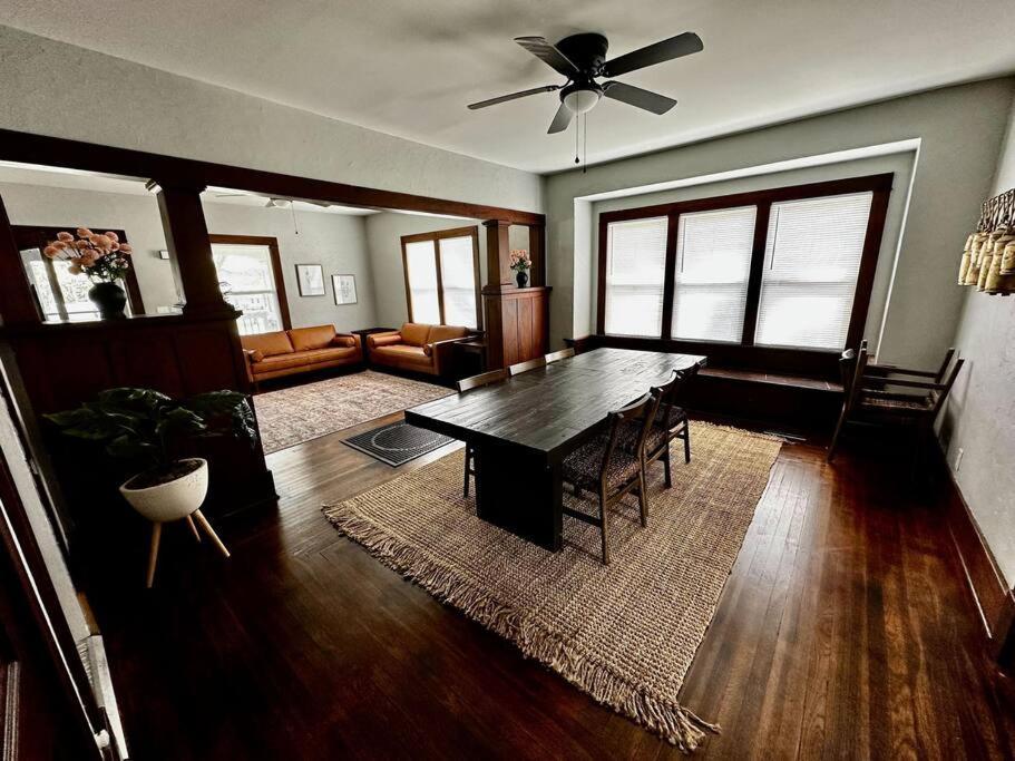 Mrs. Hughes Cottage - 2 Bedroom House W/ Parking Hamilton Екстериор снимка